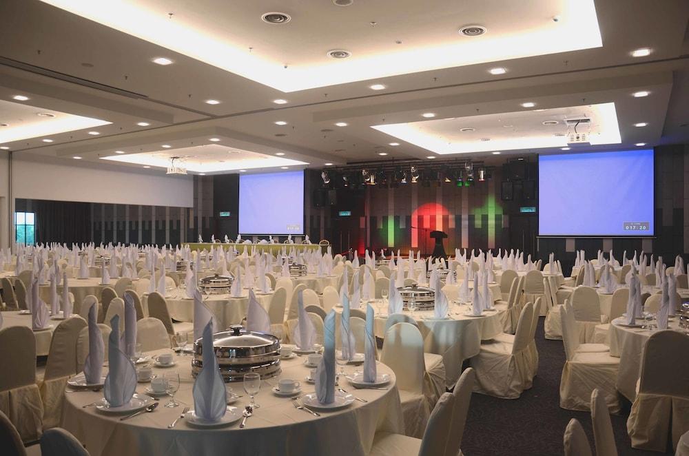 Espira Kinrara Hotel Puchong Luaran gambar