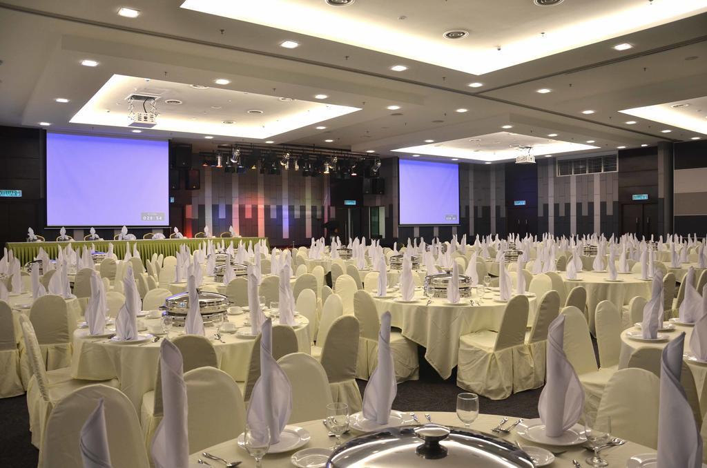 Espira Kinrara Hotel Puchong Luaran gambar